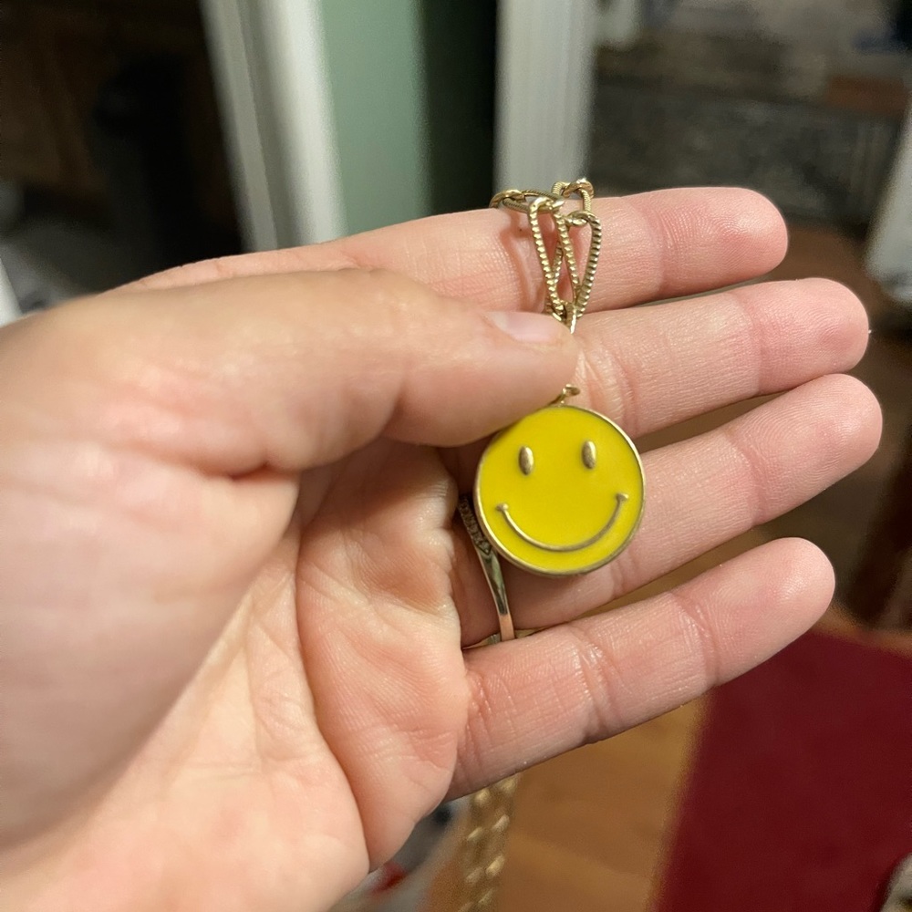 NWOT smile face necklace